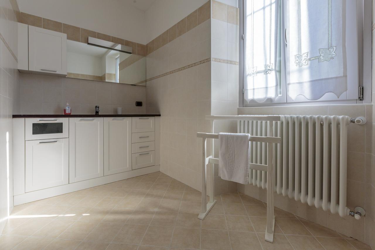 Casa Sofia Apartment เมนาจโจ ภายนอก รูปภาพ