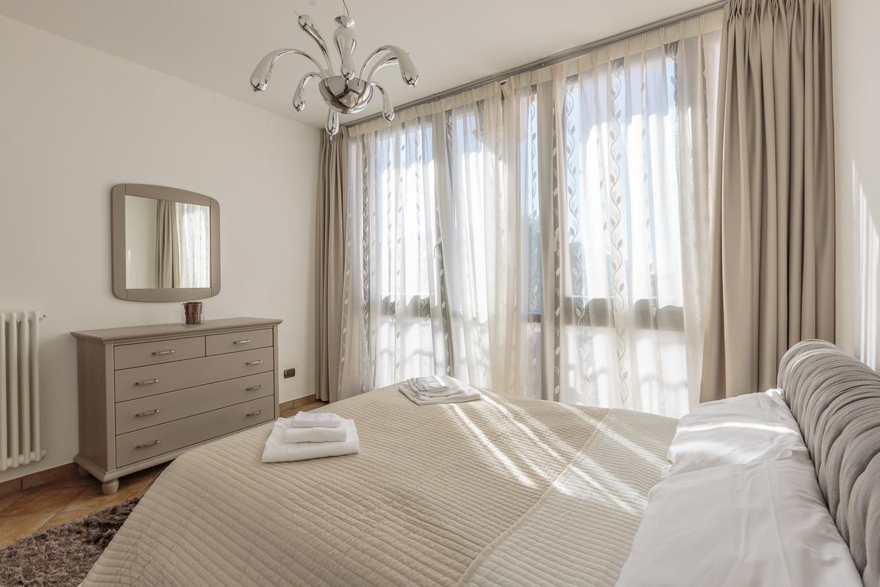 Casa Sofia Apartment เมนาจโจ ภายนอก รูปภาพ